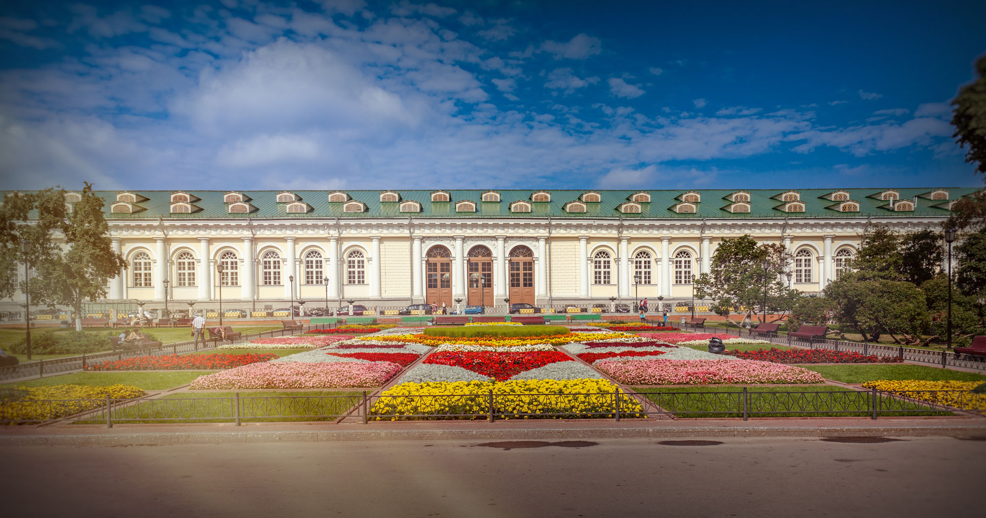 Blick vom Alexandergarten auf die Manege